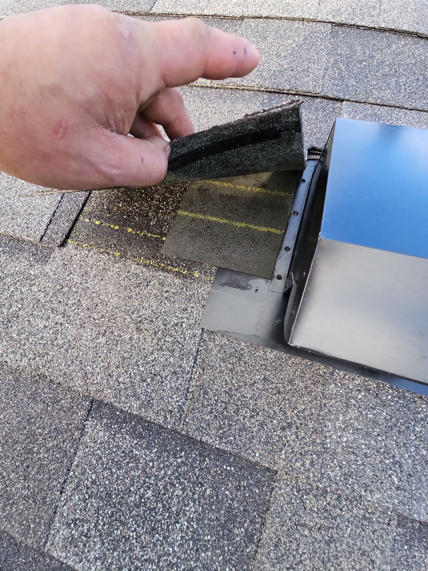 Wide angle of completed Storm Grey asphalt shingle roof in Lake Stevens, WA