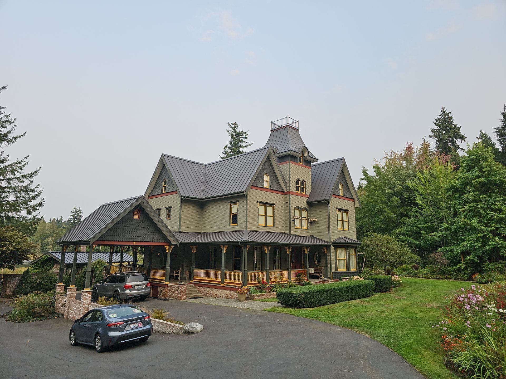 Architectural perspective of Black Carbon standing seam metal roof in Stanwood, WA