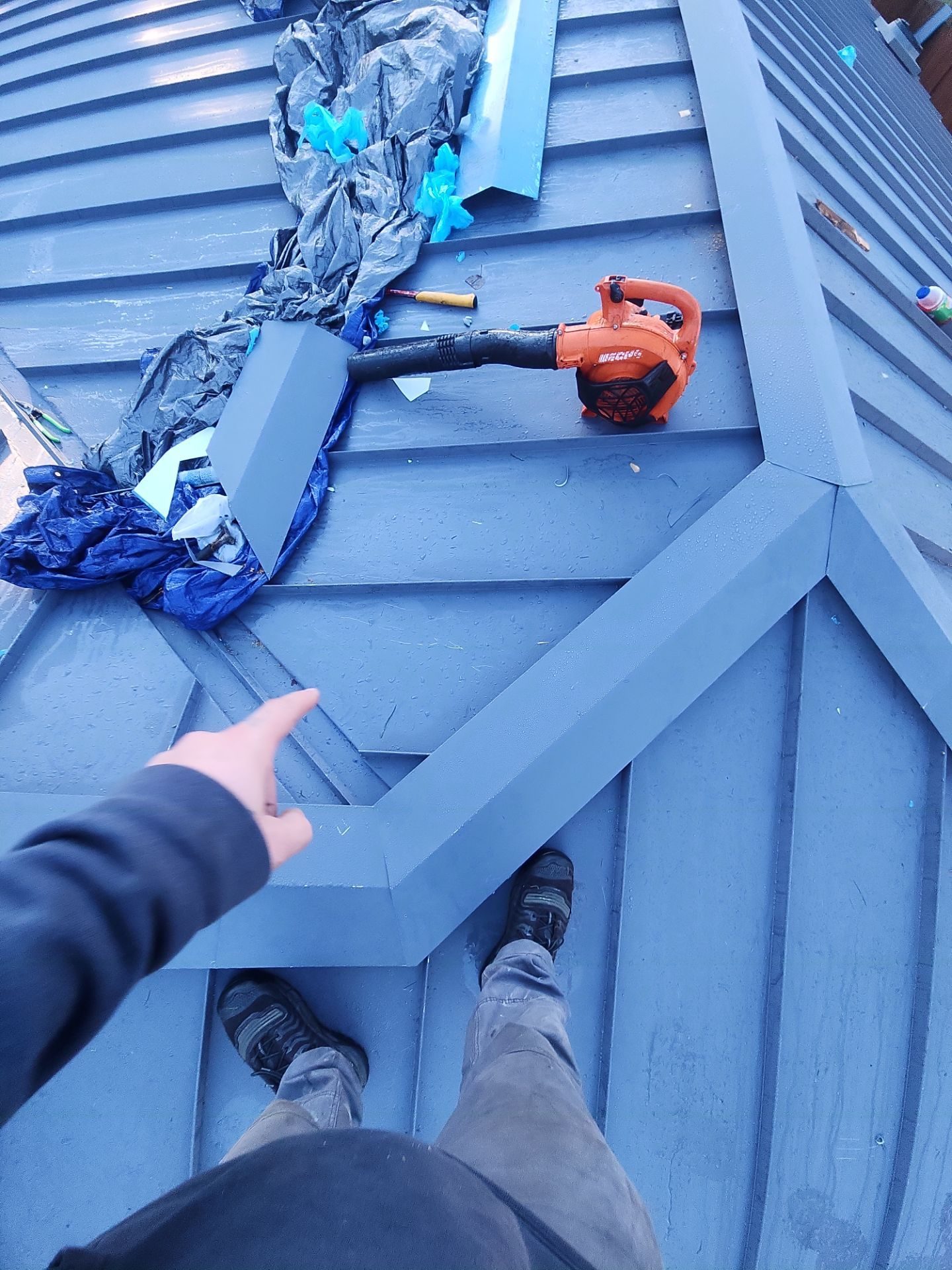 Amor Roofing site documentation: substrate preparation for Cascade Gray standing seam metal install in Woodinville, WA