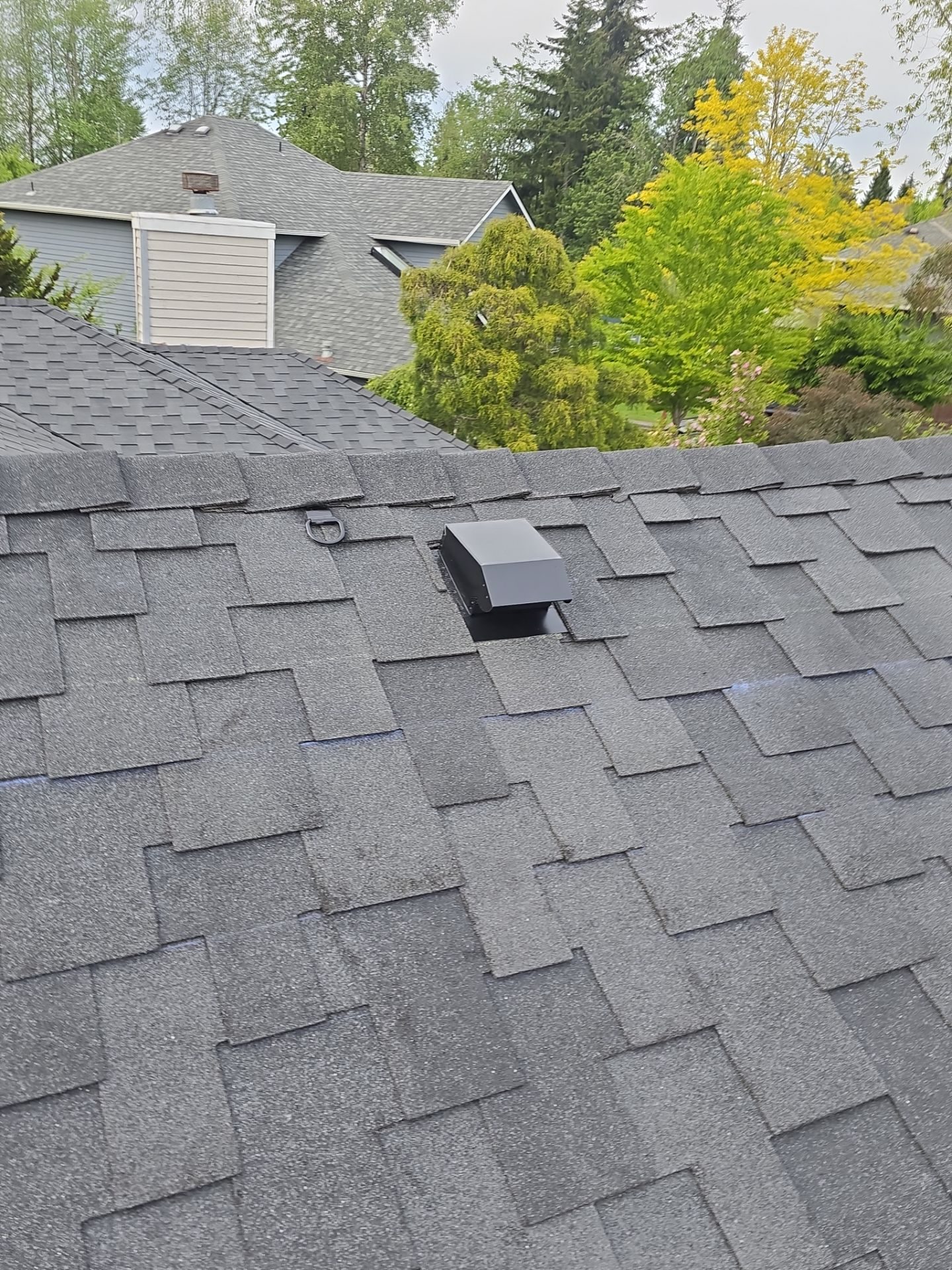 Midnight Black CertainTeed Presidential asphalt shingle roof installation by Amor Roofing in Brier, WA