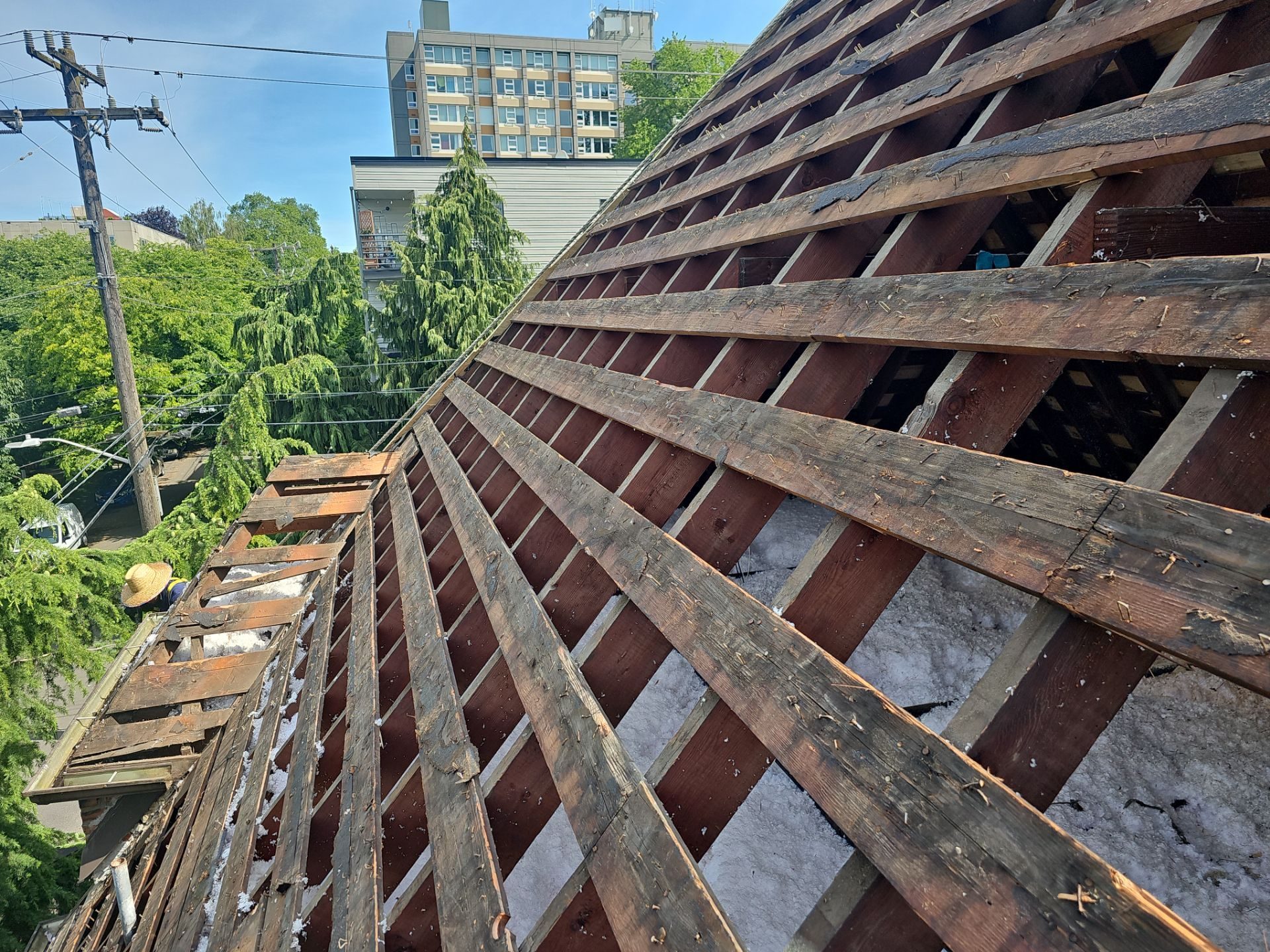 Charcoal CertainTeed Presidential Shake asphalt shingle roof line and edge detail in Seattle, WA