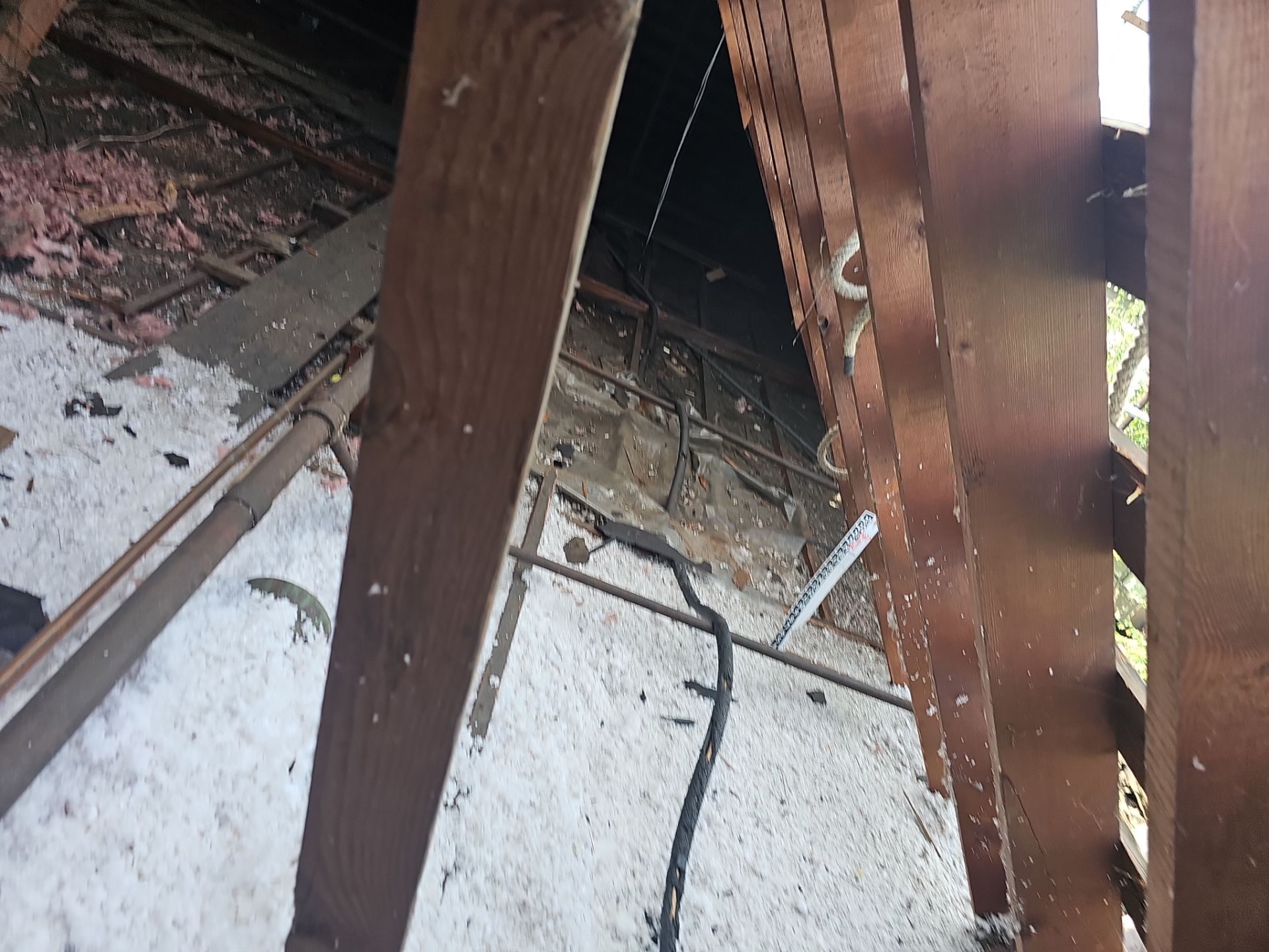 Roof plane detail showing Charcoal CertainTeed Presidential Shake asphalt shingle pattern in Seattle, WA