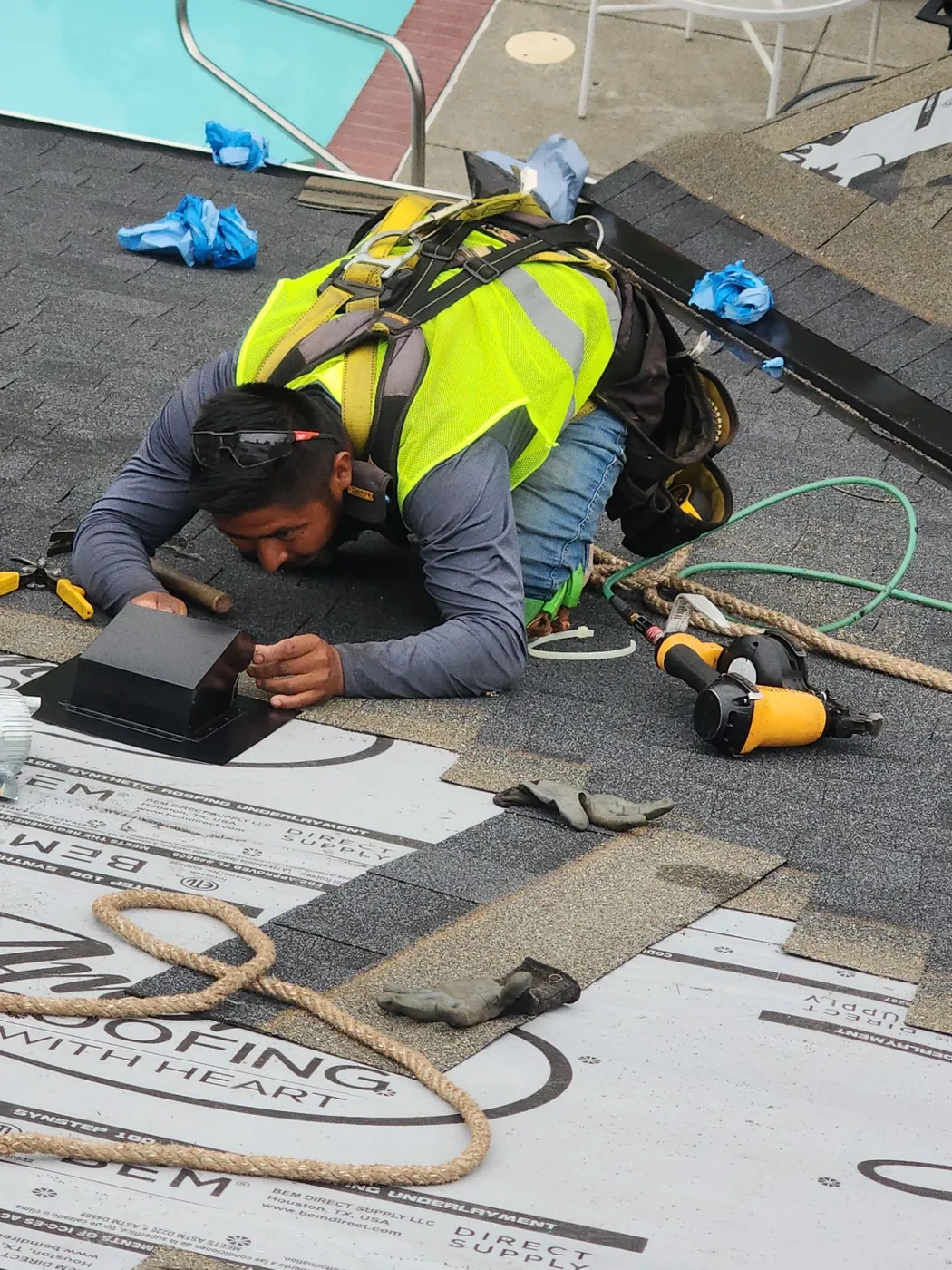 Amor Roofing multifamily project, Site Manager coordinating with a property manager
