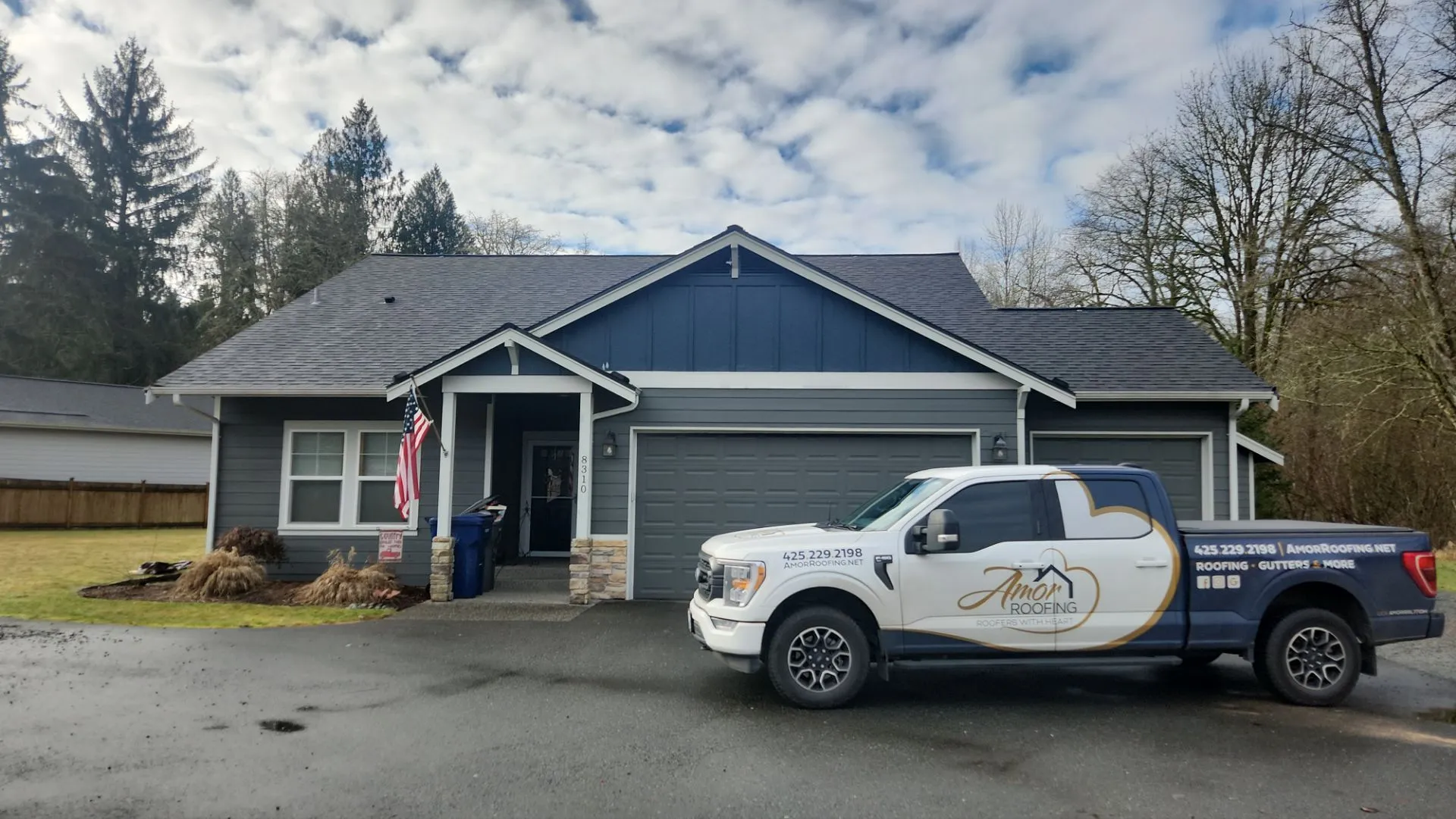 Cascade Gray standing seam metal roof on a Woodinville, WA home by Amor Roofing