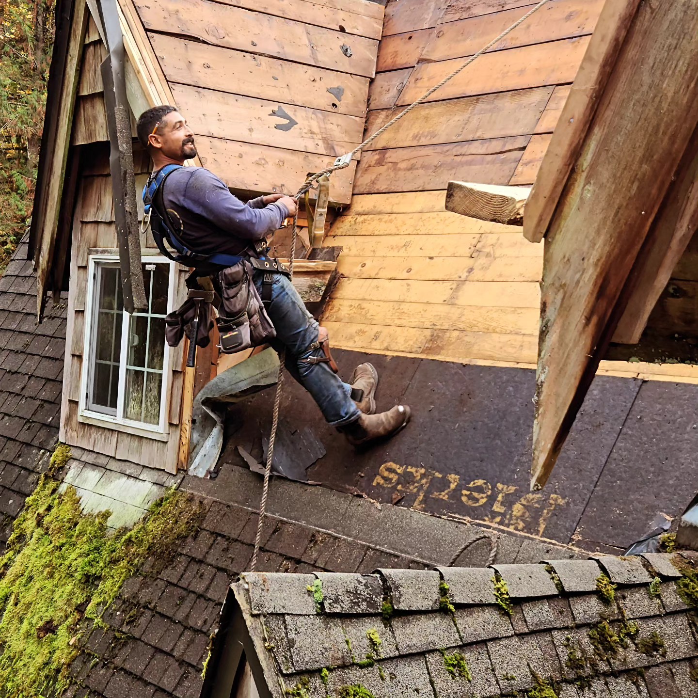 Santiago Rodriguez, Founder and Operations Manager at Amor Roofing